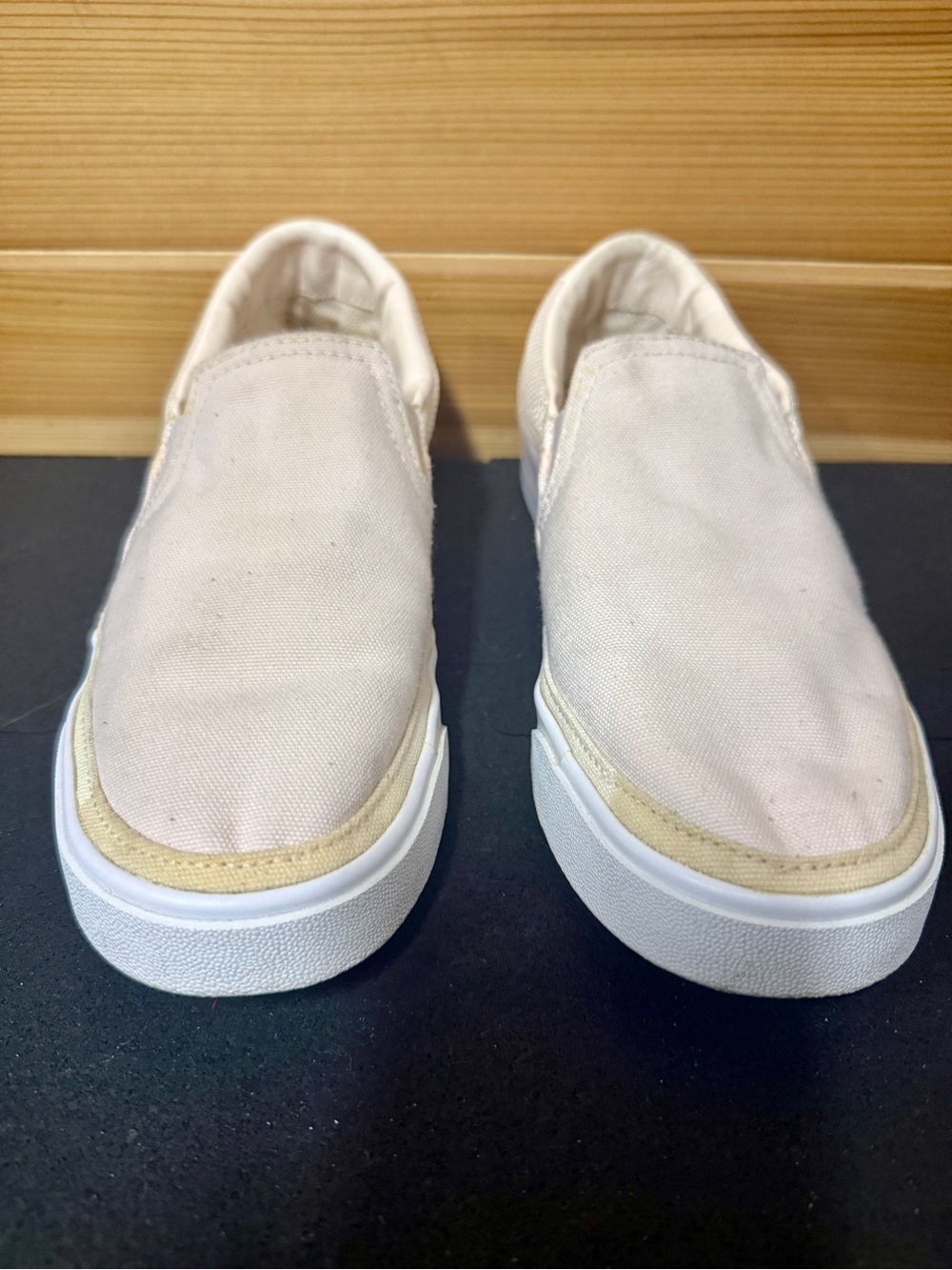 Nike Slip-On Canvas Sneakers Pearl Beige Cream Pink Size 9